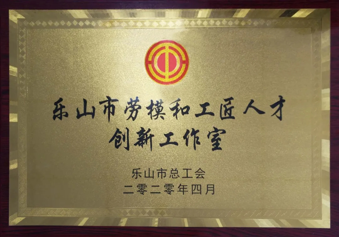 1589796953802930.jpg 640.webp (1).jpg